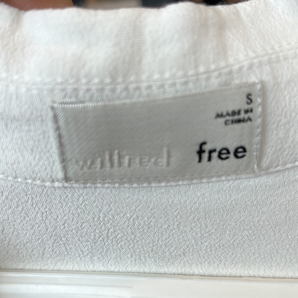 Sleeveless Aritzia Blouse - Picture 3 of 3